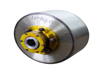 Crane coupling for shock absorbing and misalignment compensation